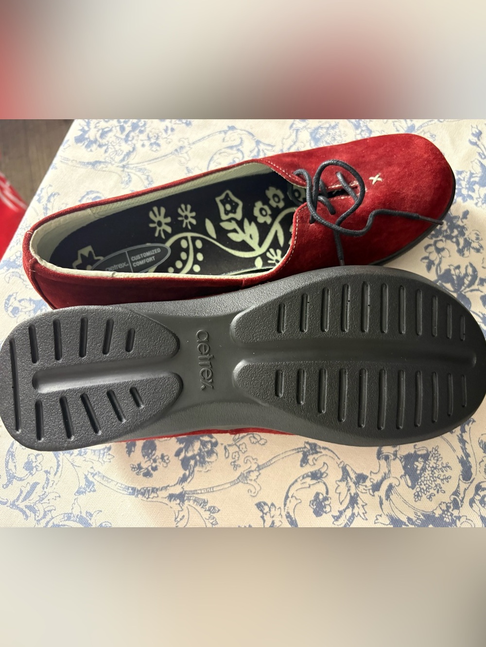 Aetrex Women’s Red Suede Lace-Up Flats - Picture 3 of 5